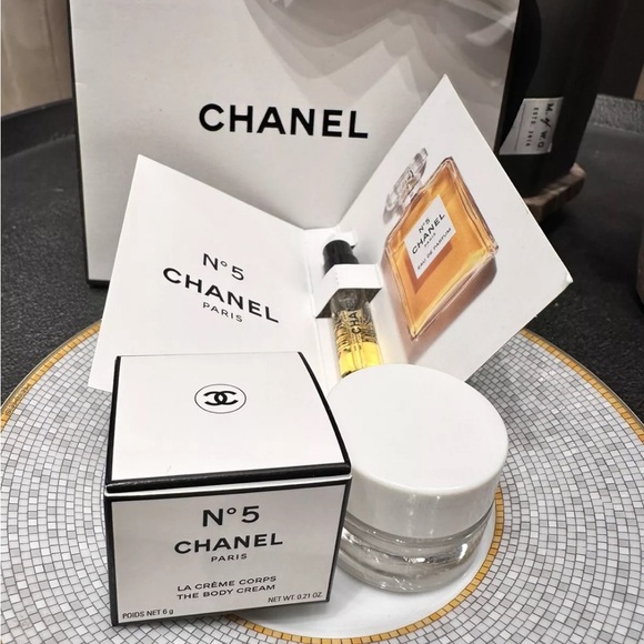Chanel No5 body cream and perfume sample bundle - Picture 3 of 5